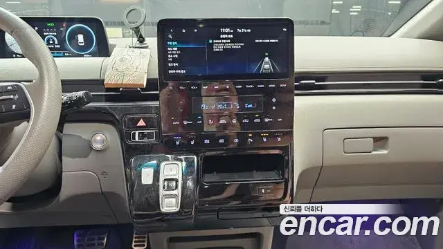 Hyundai Staria 2024 — Фото 13/20