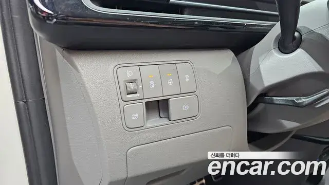 Hyundai Staria 2024 — Фото 15/20