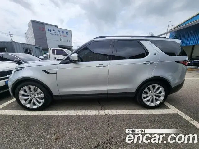 Land Rover Discovery 5 2023 — ფოტო 12/20