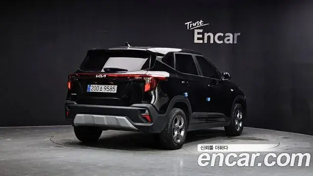 Kia Seltos 2023 — Photo 13/20