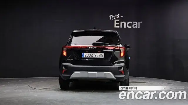 Kia Seltos 2023 — Photo 6/20