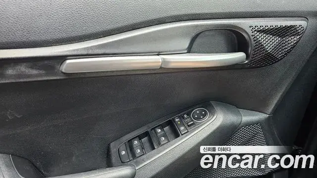 Kia Seltos 2023 — Photo 8/20