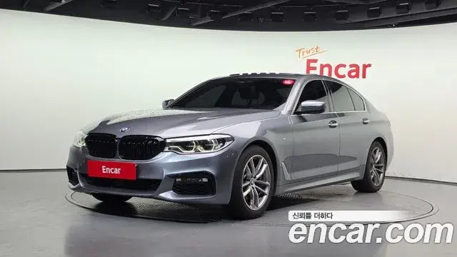 BMW 5 Series 2018 — Şəkil 19/20