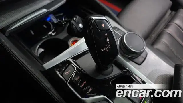 BMW 5 Series 2018 — Şəkil 11/20