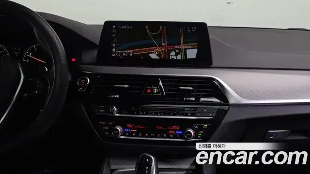 BMW 5 Series 2018 — Şəkil 20/20
