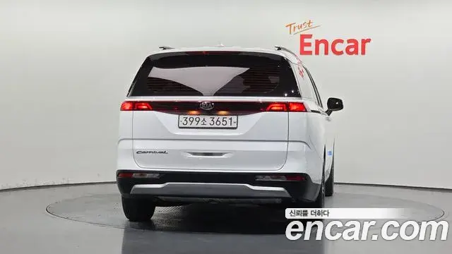 Kia Carnival 2021 — Photo 12/30