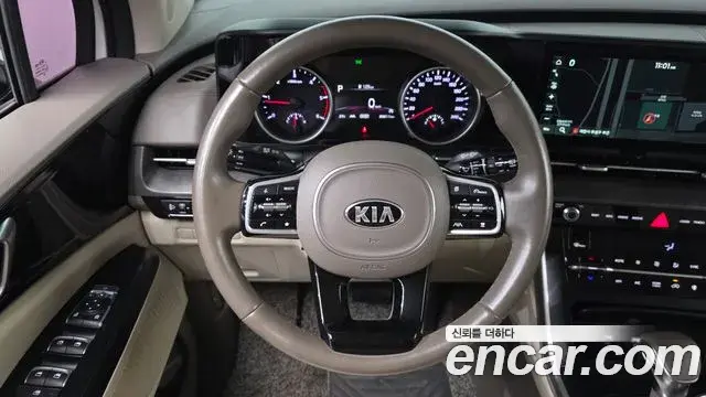 Kia Carnival 2021 — Photo 25/30