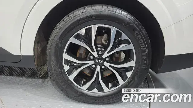 Kia Carnival 2021 — Photo 26/30