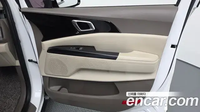 Kia Carnival 2021 — Photo 24/30