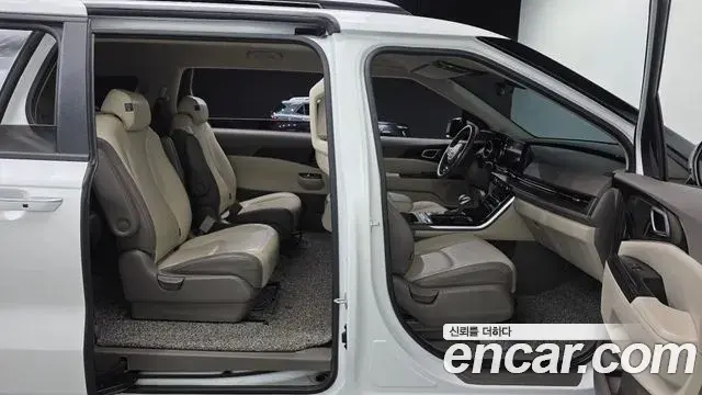 Kia Carnival 2021 — Photo 19/30