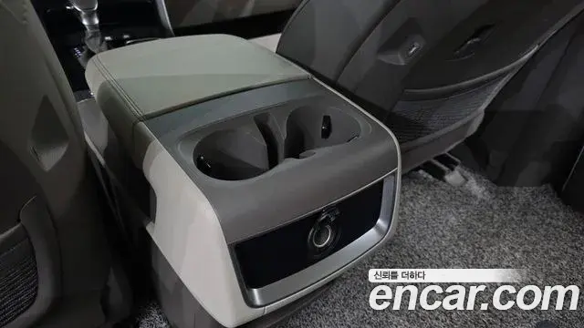Kia Carnival 2021 — Photo 23/30
