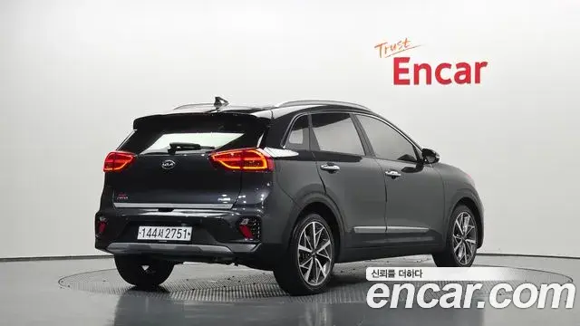 Kia Niro 2019 — Şəkil 9/30
