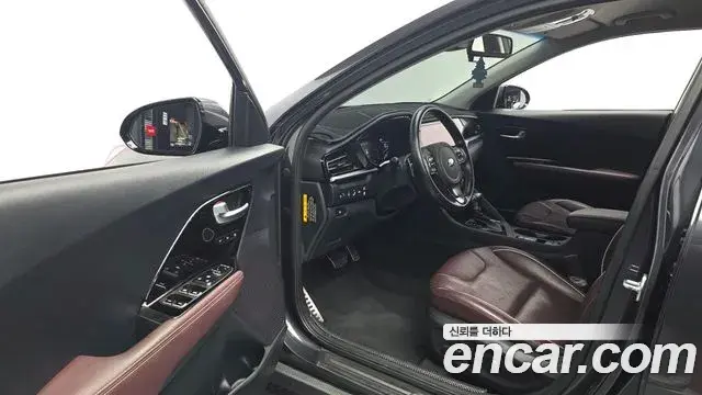 Kia Niro 2019 — Şəkil 13/30