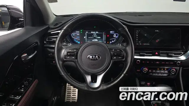 Kia Niro 2019 — Şəkil 22/30
