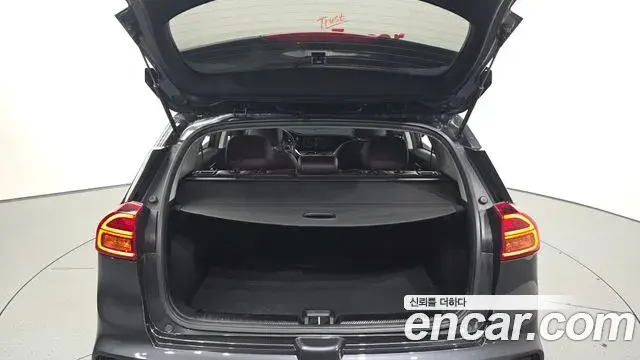 Kia Niro 2019 — Şəkil 16/30