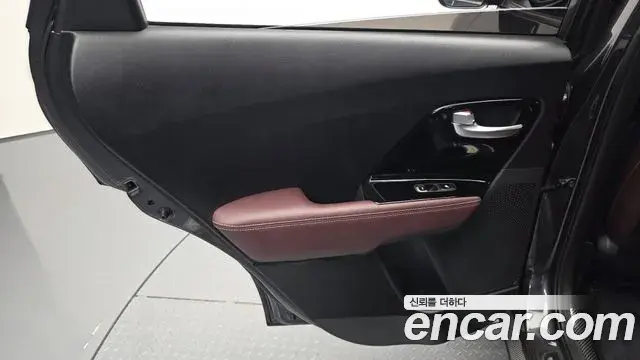 Kia Niro 2019 — Şəkil 7/30