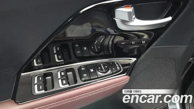 Kia Niro 2019 — Şəkil 12/30