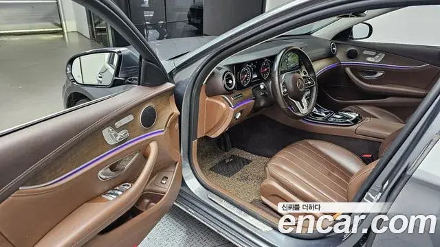 Mercedes-Benz E-Class 2019 — Фото 8/20
