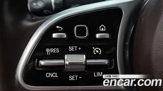 Mercedes-Benz E-Class 2019 — Фото 17/20