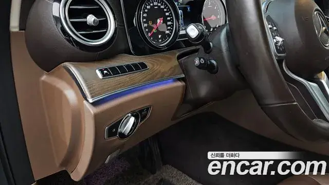 Mercedes-Benz E-Class 2019 — Фото 19/20