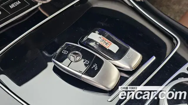 Mercedes-Benz E-Class 2019 — Şəkil 1/32