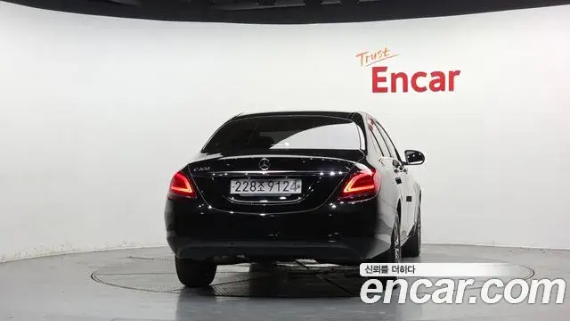 Mercedes-Benz C-Class 2019 — Photo 31/31