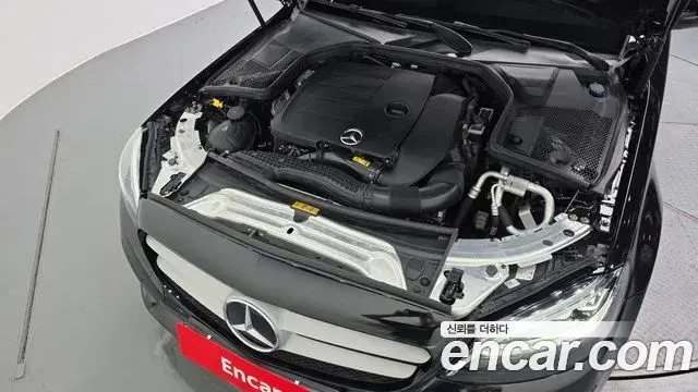 Mercedes-Benz C-Class 2019 — Photo 30/31