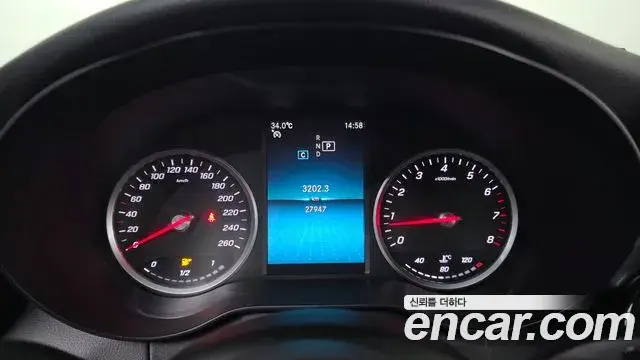 Mercedes-Benz C-Class 2019 — Photo 19/31