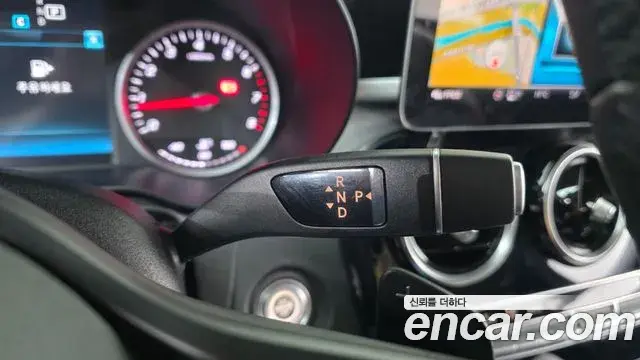 Mercedes-Benz C-Class 2019 — Photo 4/31
