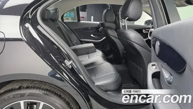 Mercedes-Benz C-Class 2019 — Photo 26/31