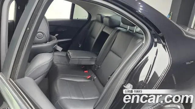 Mercedes-Benz C-Class 2019 — Photo 28/31