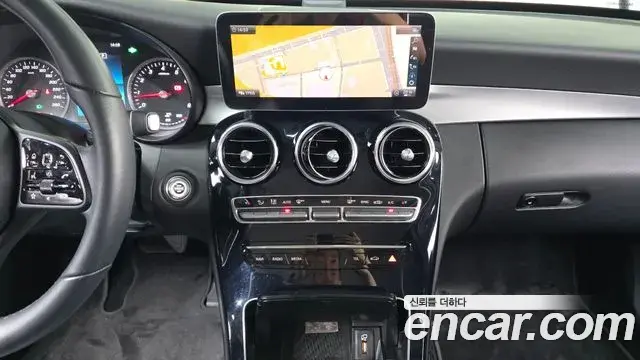 Mercedes-Benz C-Class 2019 — Photo 24/31