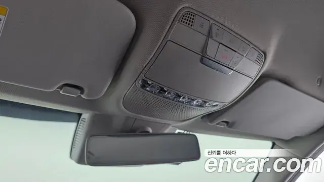 Mercedes-Benz C-Class 2019 — Photo 27/31