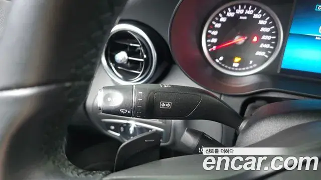 Mercedes-Benz C-Class 2019 — Photo 17/31