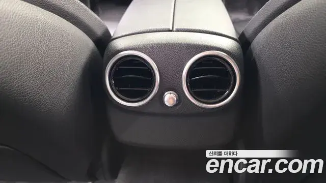 Mercedes-Benz C-Class 2019 — Photo 10/31