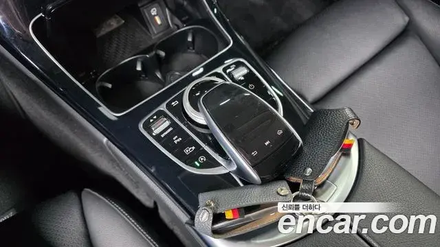 Mercedes-Benz C-Class 2019 — Photo 21/31