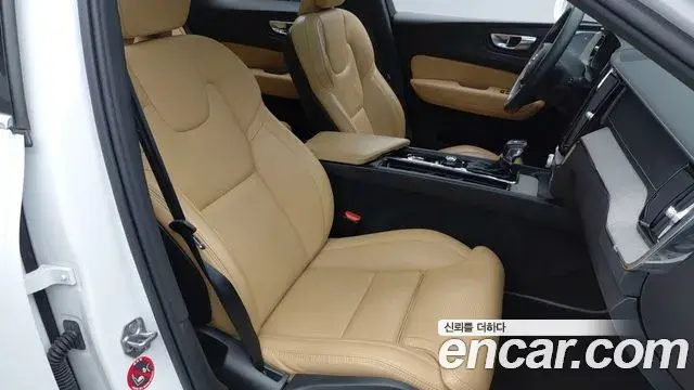 Volvo XC60 2019 — Şəkil 6/20