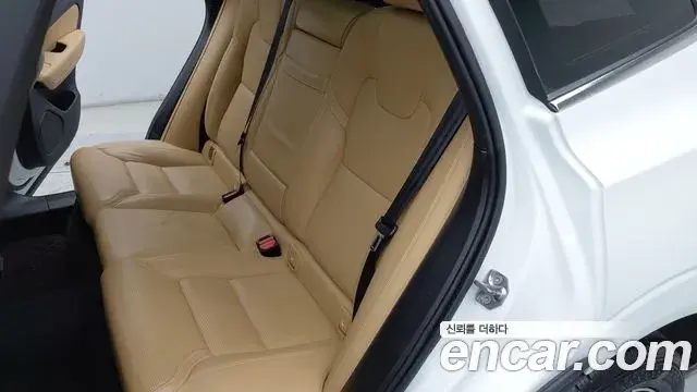 Volvo XC60 2019 — Şəkil 2/20