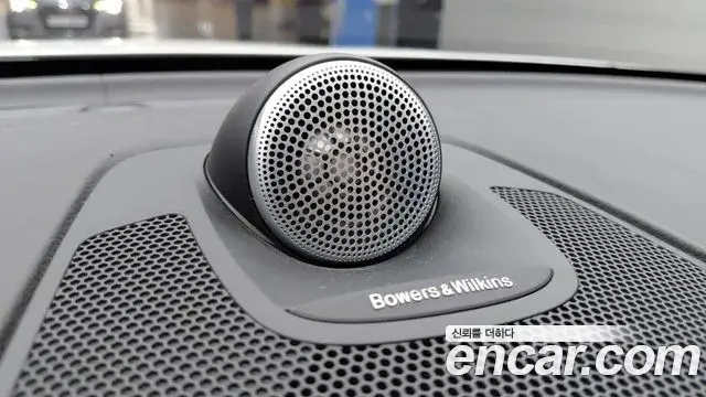 Volvo XC60 2019 — Şəkil 10/20