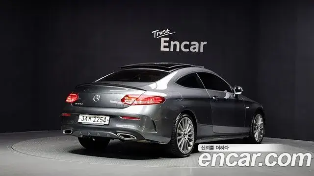 Mercedes-Benz C-Class 2018 — Photo 28/33