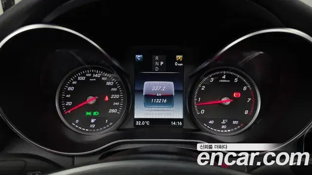 Mercedes-Benz C-Class 2018 — Photo 30/33