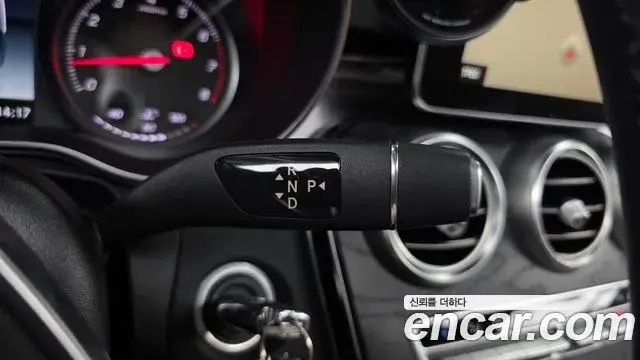 Mercedes-Benz C-Class 2018 — Photo 22/33