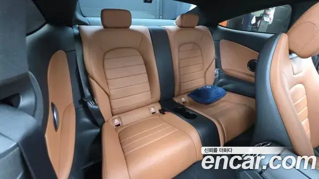 Mercedes-Benz C-Class 2018 — Photo 24/33