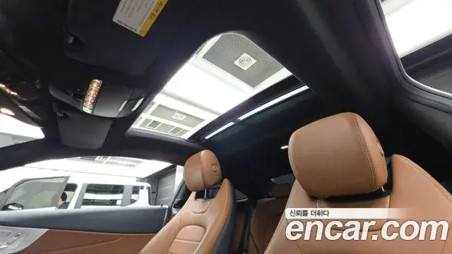 Mercedes-Benz C-Class 2018 — Photo 7/33