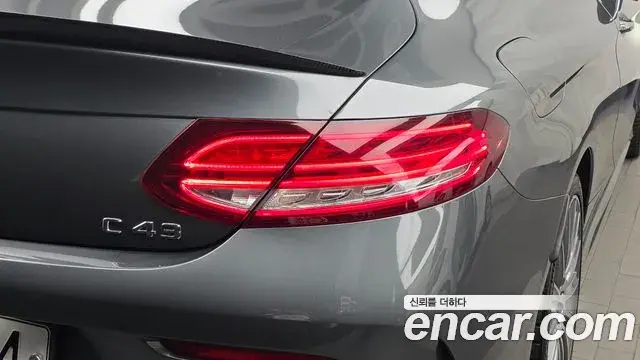 Mercedes-Benz C-Class 2018 — Photo 29/33