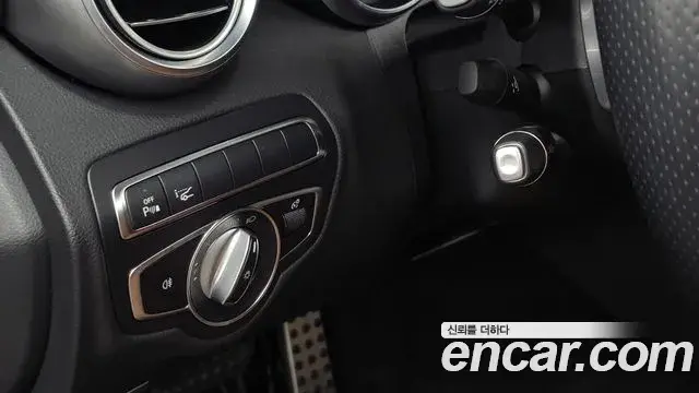 Mercedes-Benz C-Class 2018 — Photo 8/33