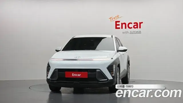 Hyundai Kona 2023 — Фото 2/20