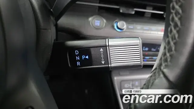 Hyundai Kona 2023 — Фото 8/20