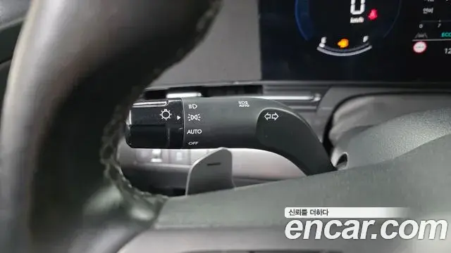 Hyundai Kona 2023 — Фото 12/20