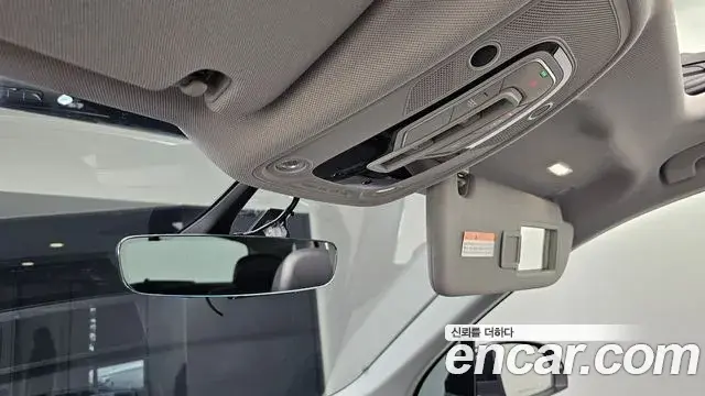 Audi Q7 2019 — Şəkil 26/31